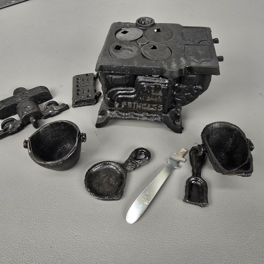Vintage Princess Miniature Cast Iron Cook Stove Toy Set W/ Accessories Black